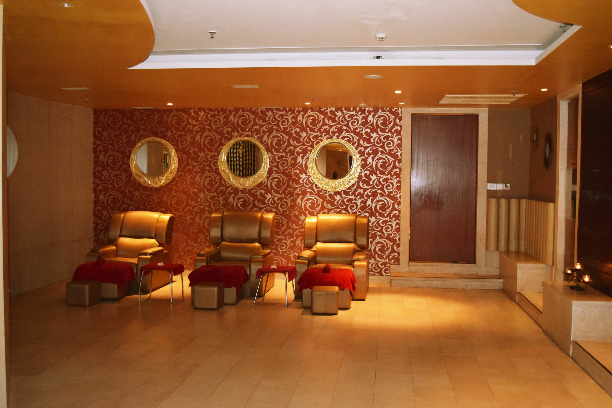 Welcomhotel By Itc Hotels, Dwarka, New Delhi Exteriér fotografie The interior of a nail salon